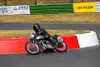 Vintage-motorcycle-club;eventdigitalimages;mallory-park;mallory-park-trackday-photographs;no-limits-trackdays;peter-wileman-photography;trackday-digital-images;trackday-photos;vmcc-festival-1000-bikes-photographs